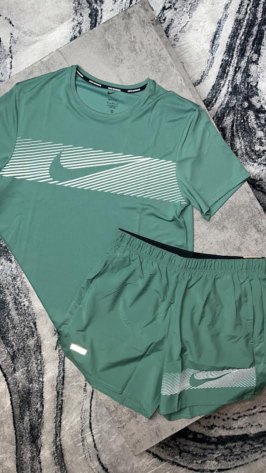 Nike 3-Piece Windrunner Set-Vintage/Bicostal Green