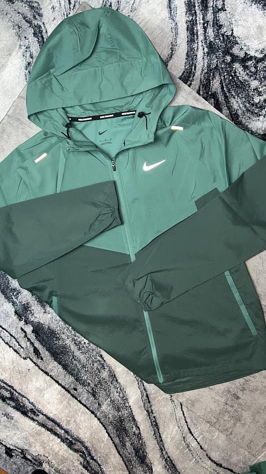 Nike Windrunner- Bicostal/Vintage Green