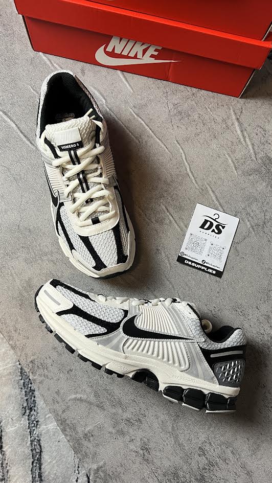 Nike Zoom Vomero 5-White/Black/Silver