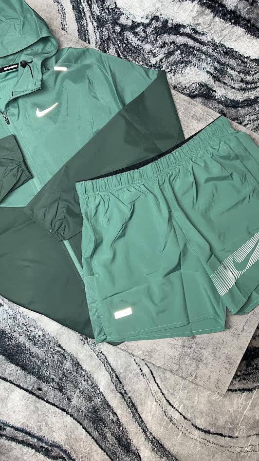 Nike 2-Piece Windrunner Set-Vintage/Bicostal Green
