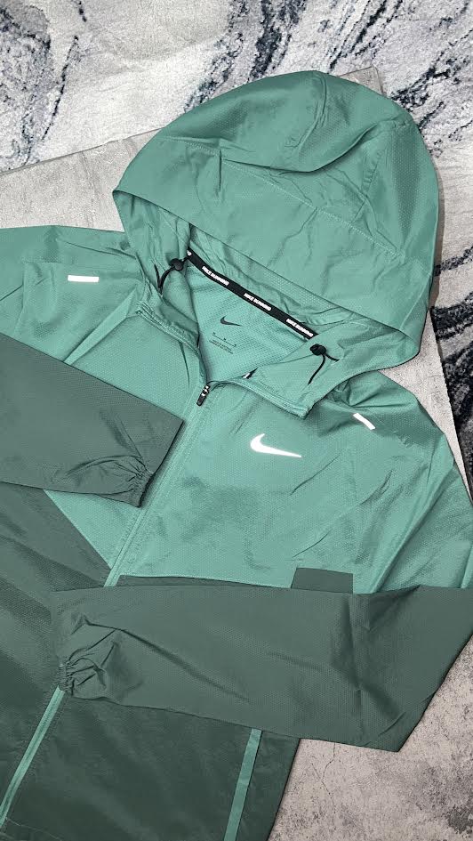 Nike Windrunner- Bicostal/Vintage Green