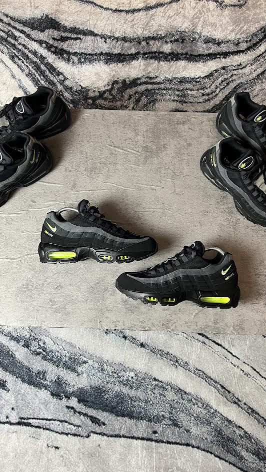 Nike Air Max 95- Black/Grey/Neon