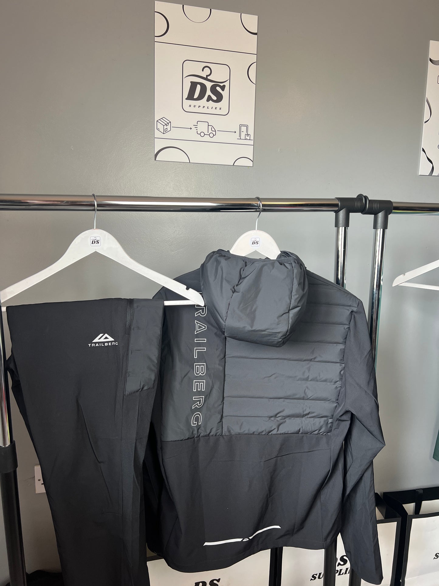 Trailberg 3 Piece Rhine Tracksuit-Black