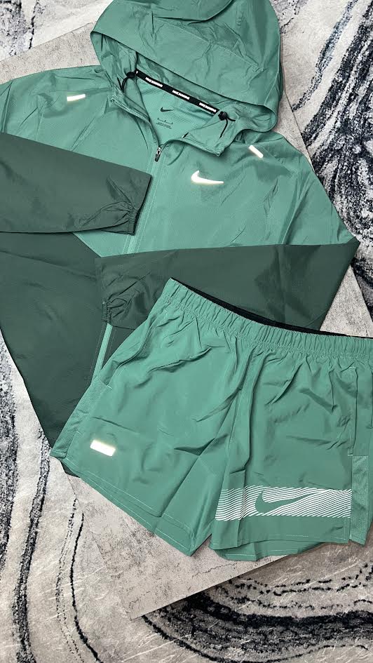 Nike 2-Piece Windrunner Set-Vintage/Bicostal Green