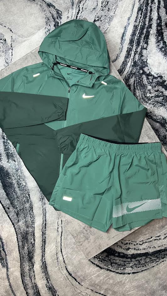 Nike 2-Piece Windrunner Set-Vintage/Bicostal Green