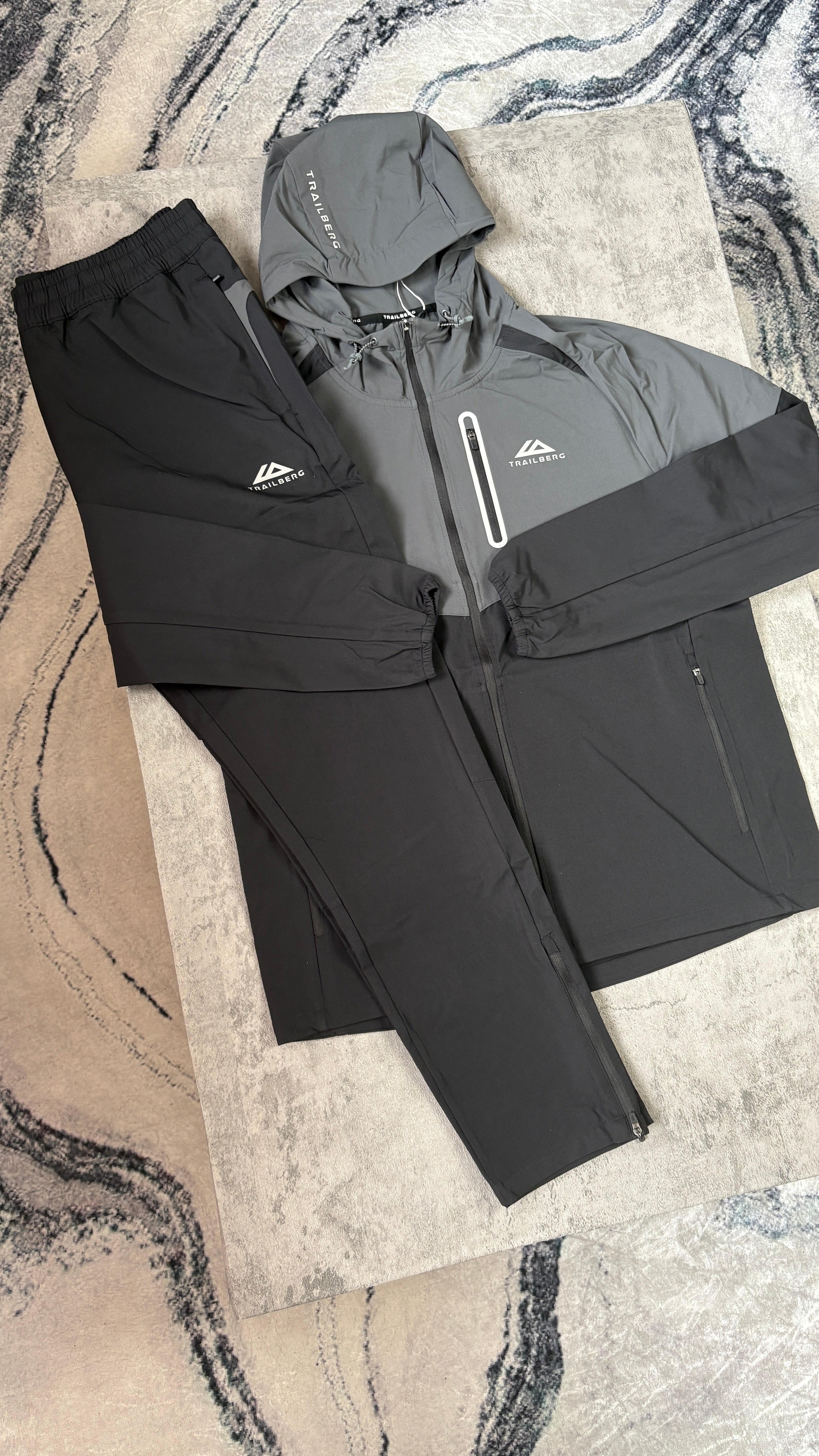 TRAILBERG AW25 CLOUD TRACKSUIT - BLACK/GREY