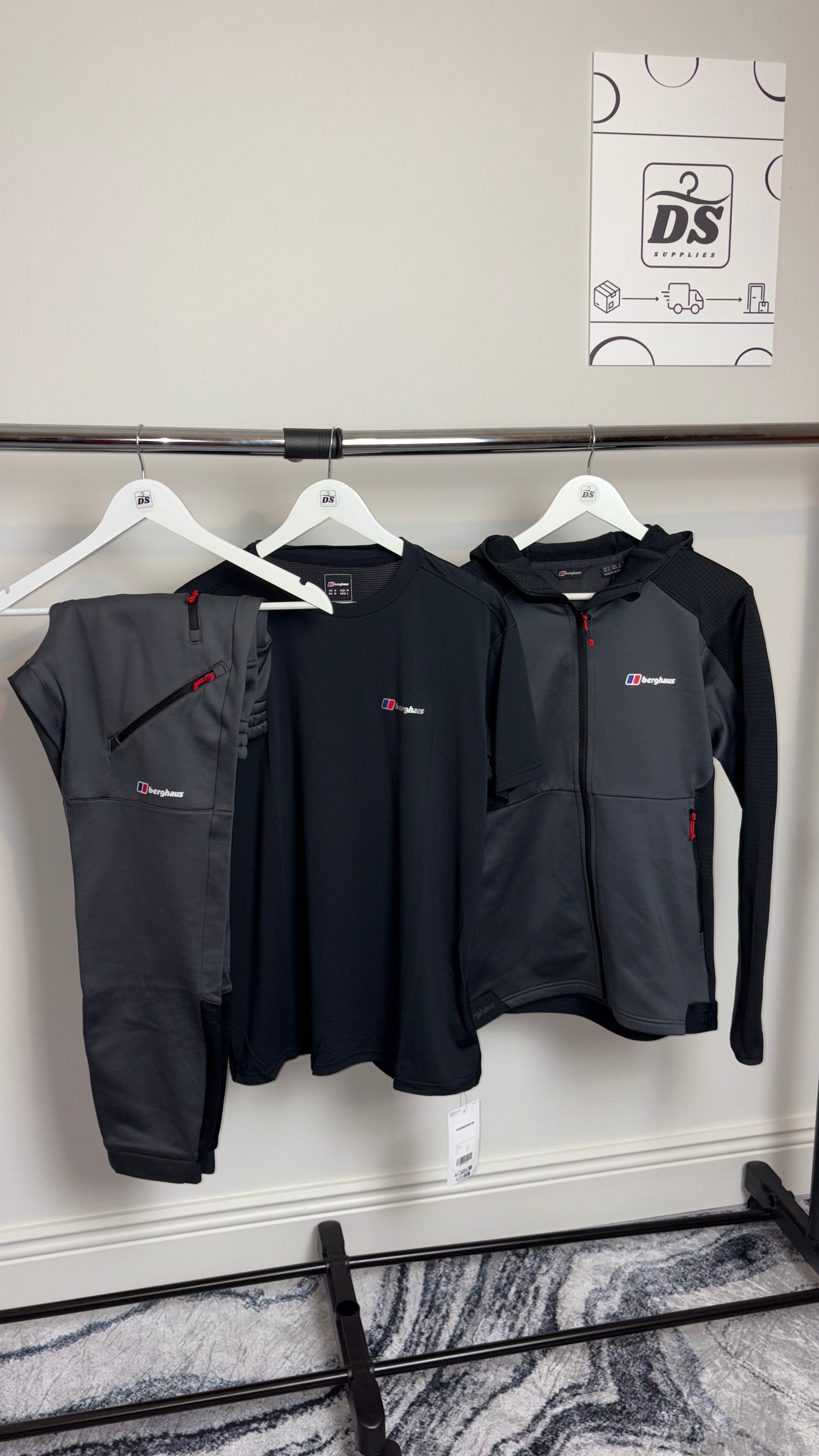 BERGHAUS FLEECE TRACKSUIT/T-TSHIRT - GREY/BLACK