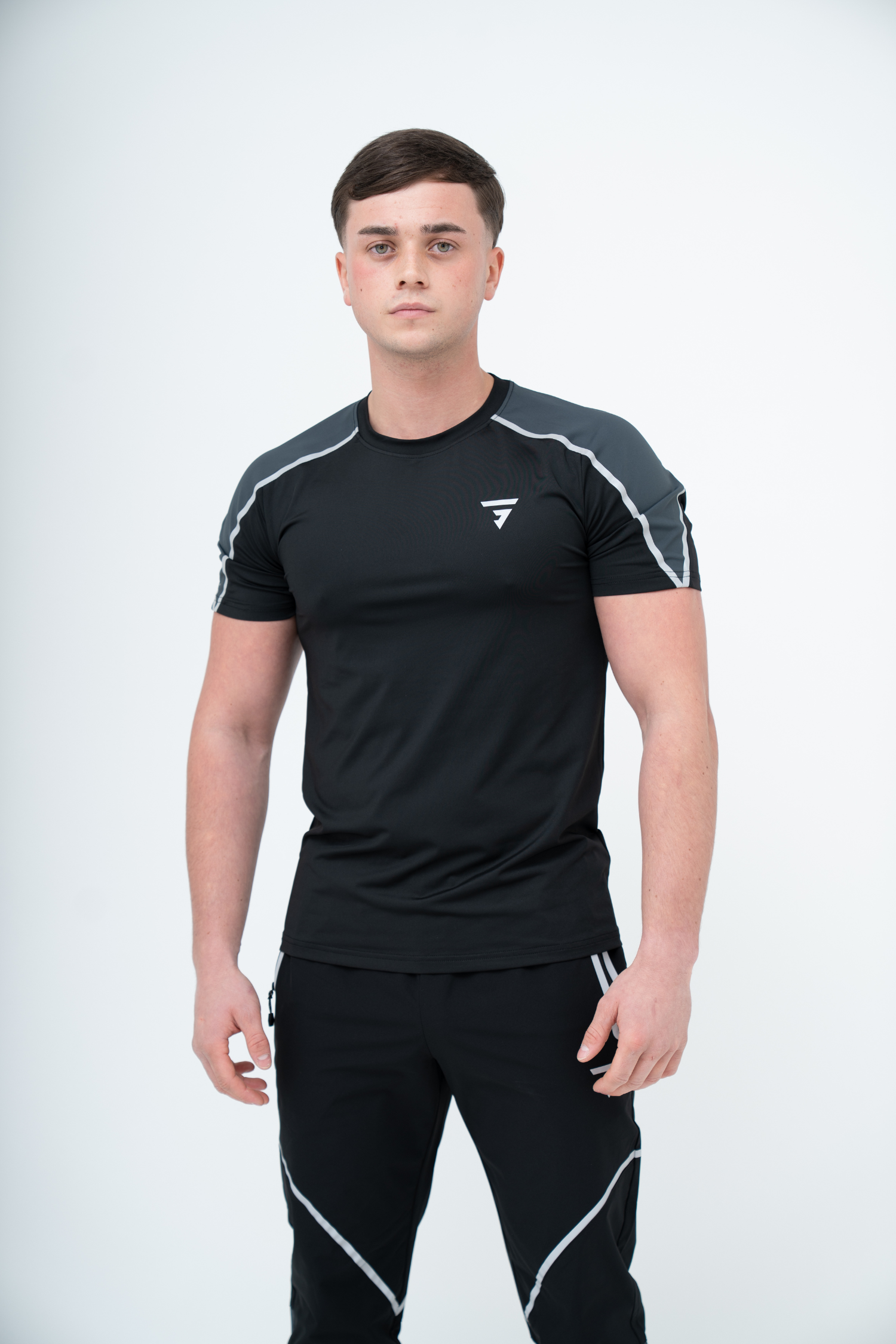 GRIID REFLECT TRISET TRACKSUIT/T-SHIRT - BLACK/ASPHALT