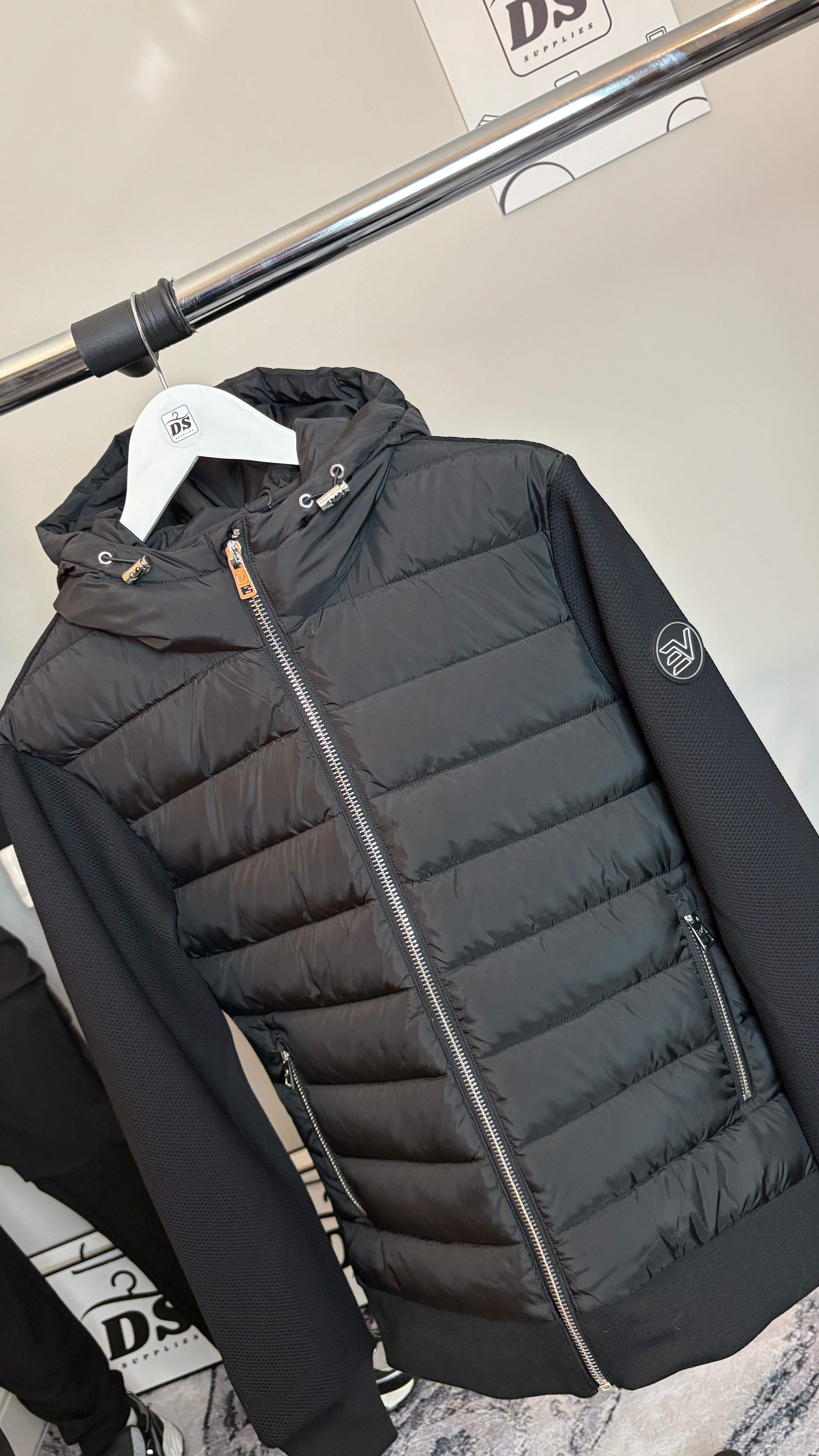 ENVI HYBRID JACKET - BLACK