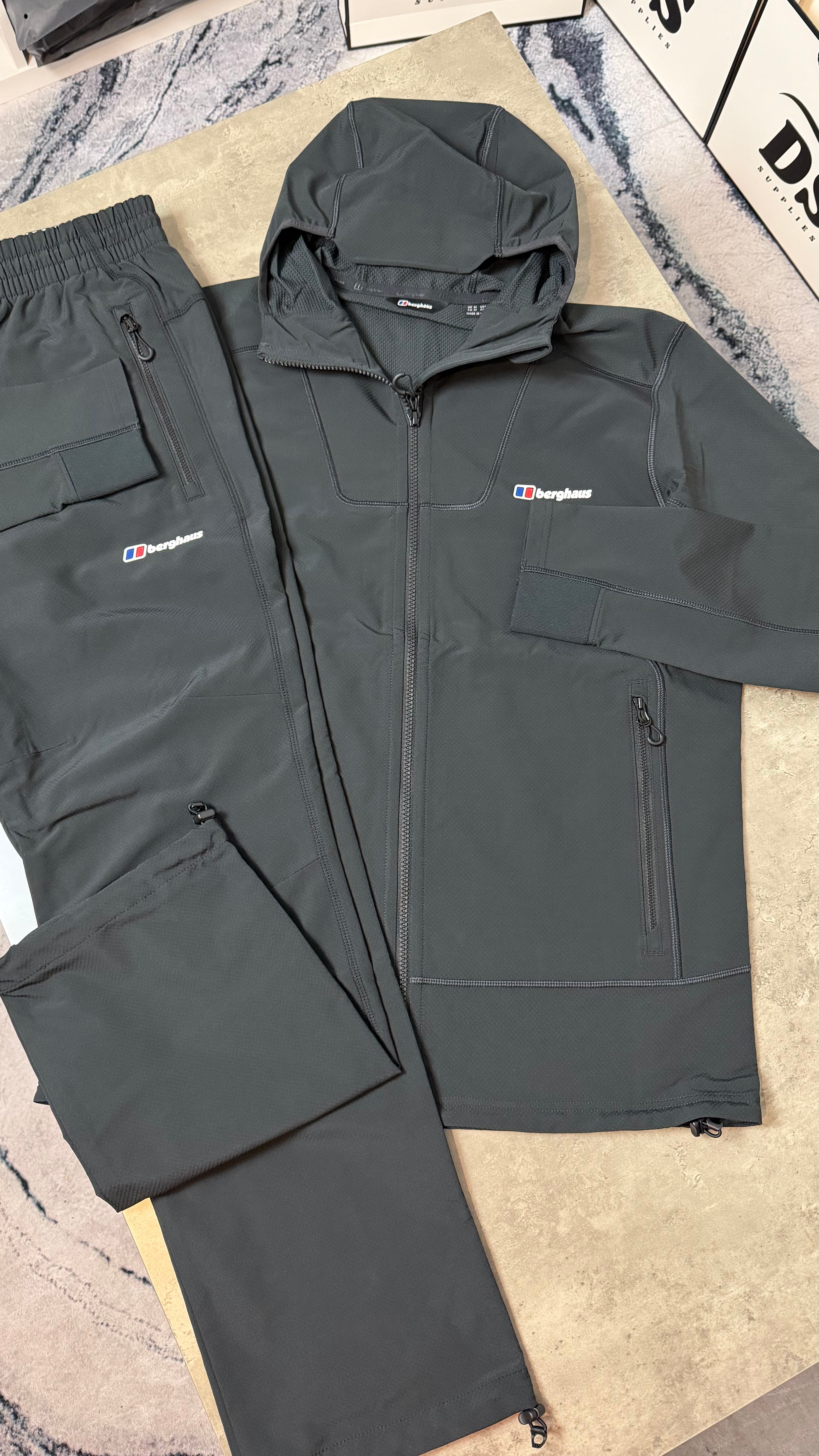 BERGHAUS TECH TRACKSUIT JACKET/PANT - BLACK