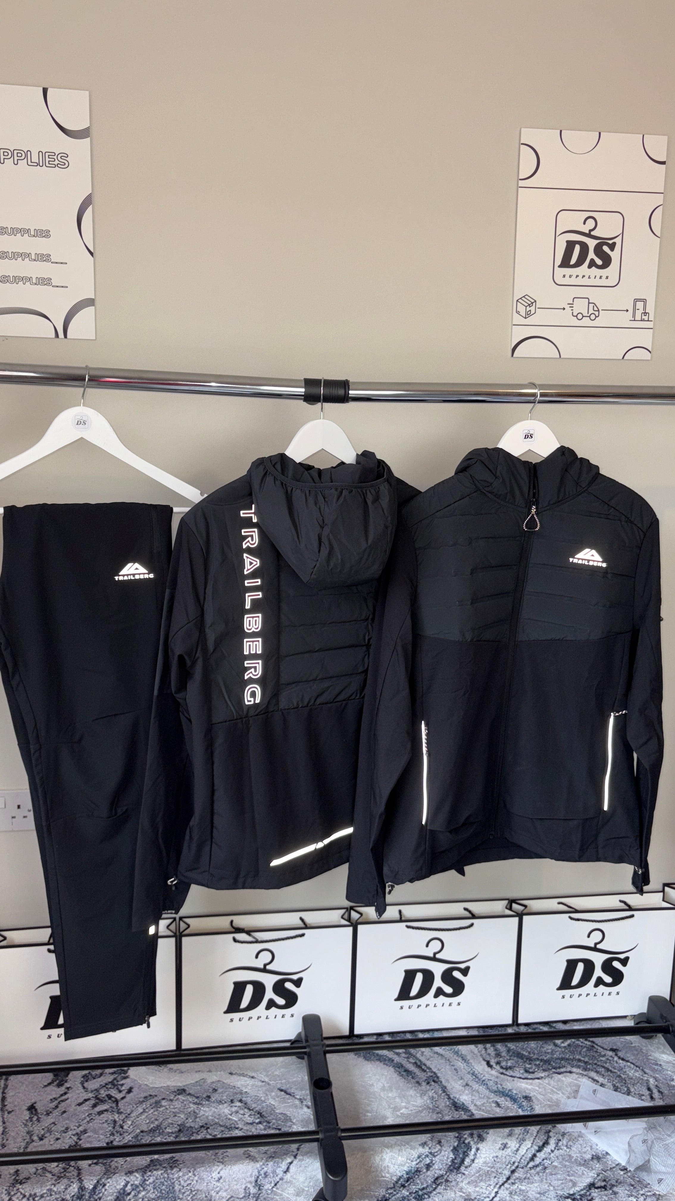 TRAILBERG RHINE TRACKSUIT - BLACK