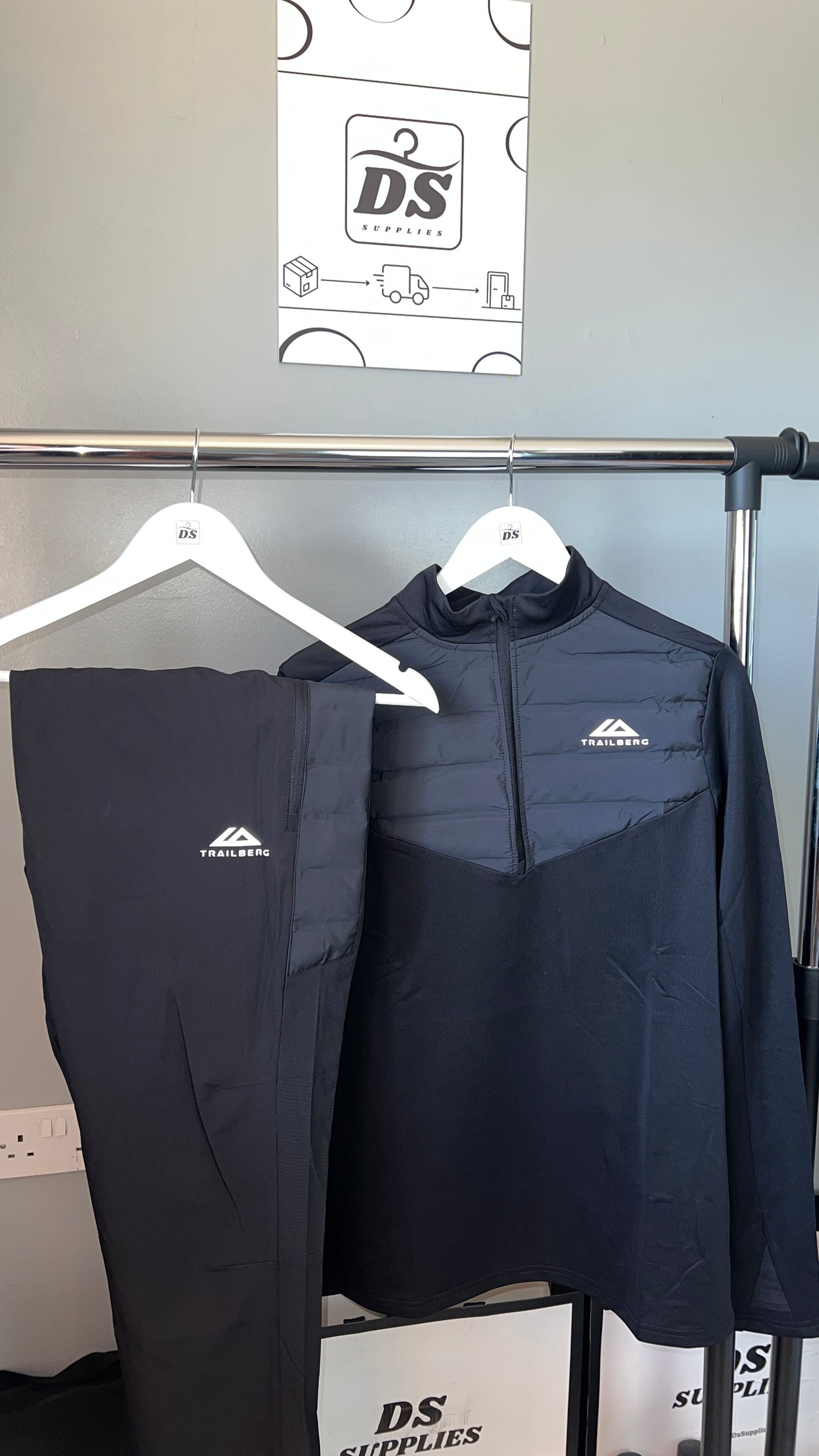 Trailberg Rhine Quater Zip Tracksuit-Black