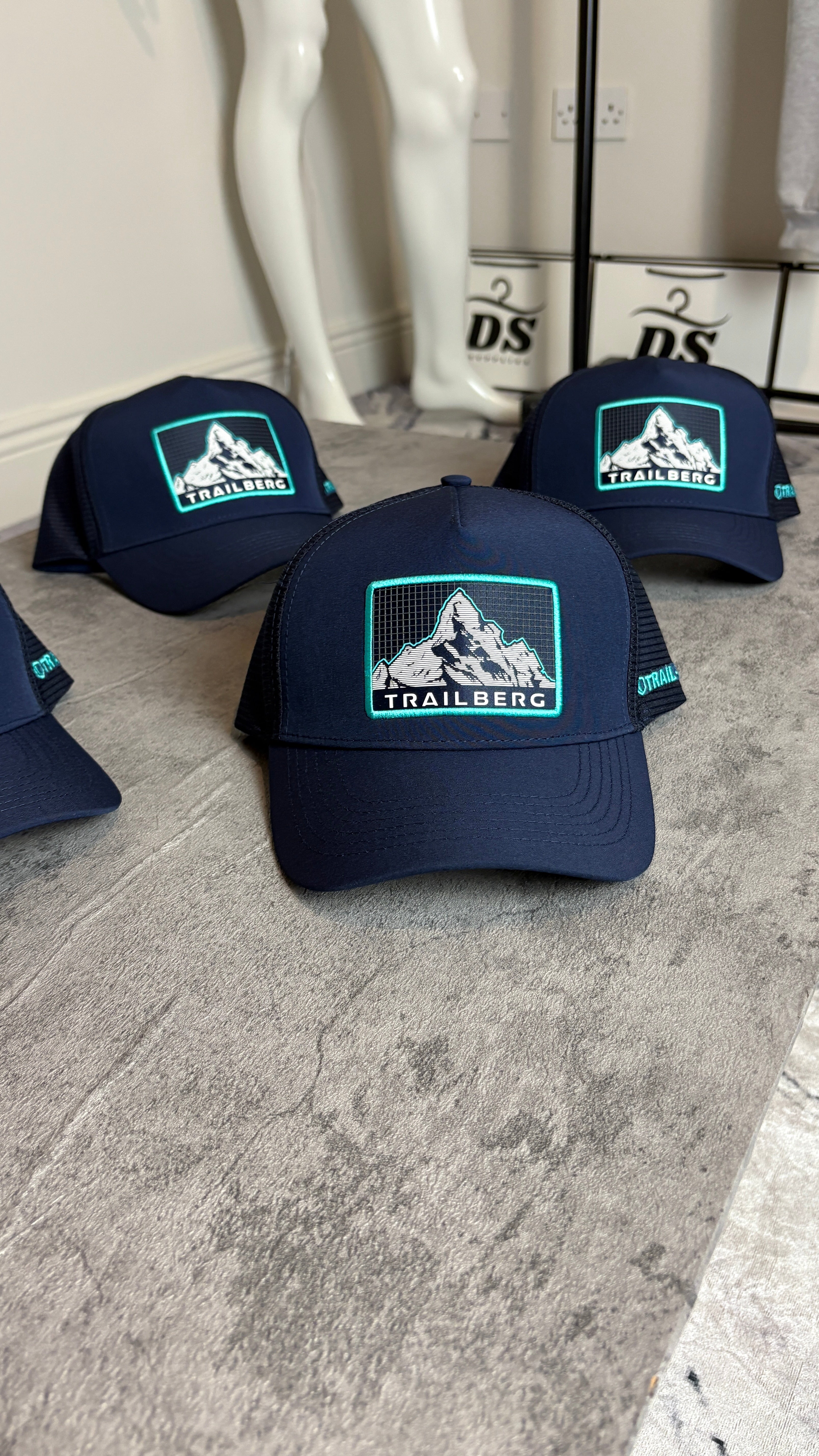 TRAILBERG TRUCKER CAP - NAVY/TURQUOISE