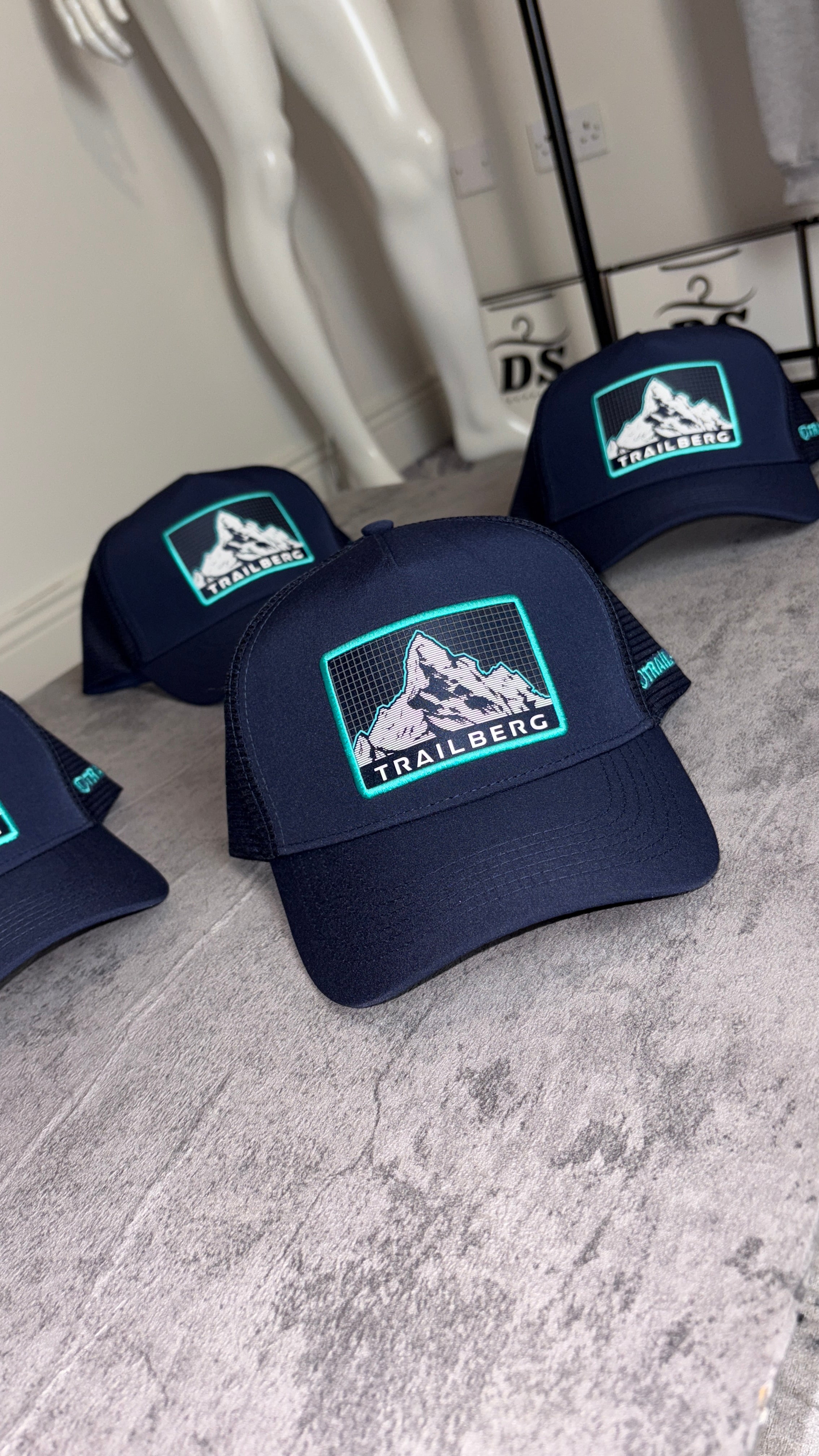 TRAILBERG TRUCKER CAP - NAVY/TURQUOISE