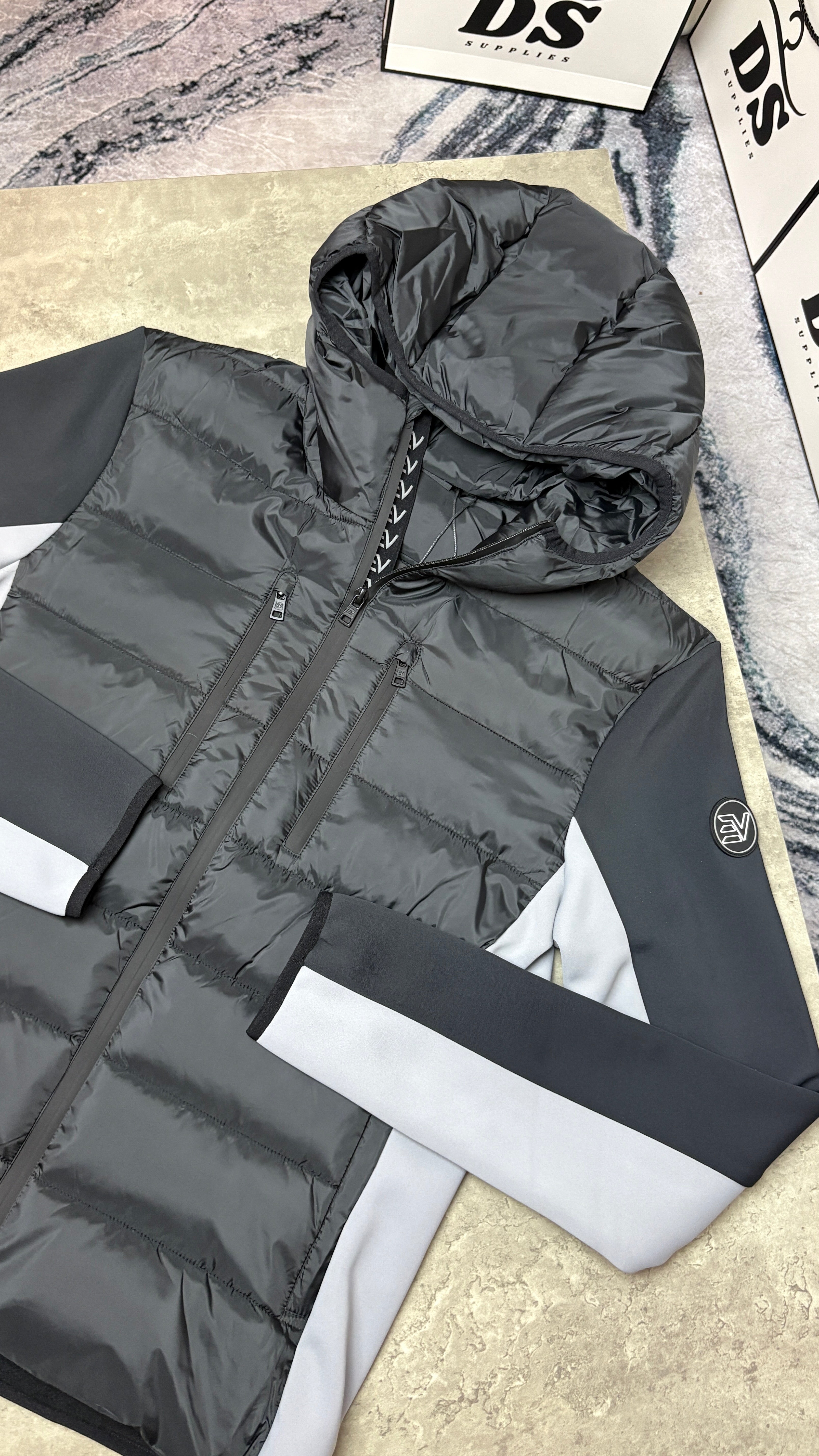 ENVI HYBRID PUFFER JACKET - BLACK/GREY