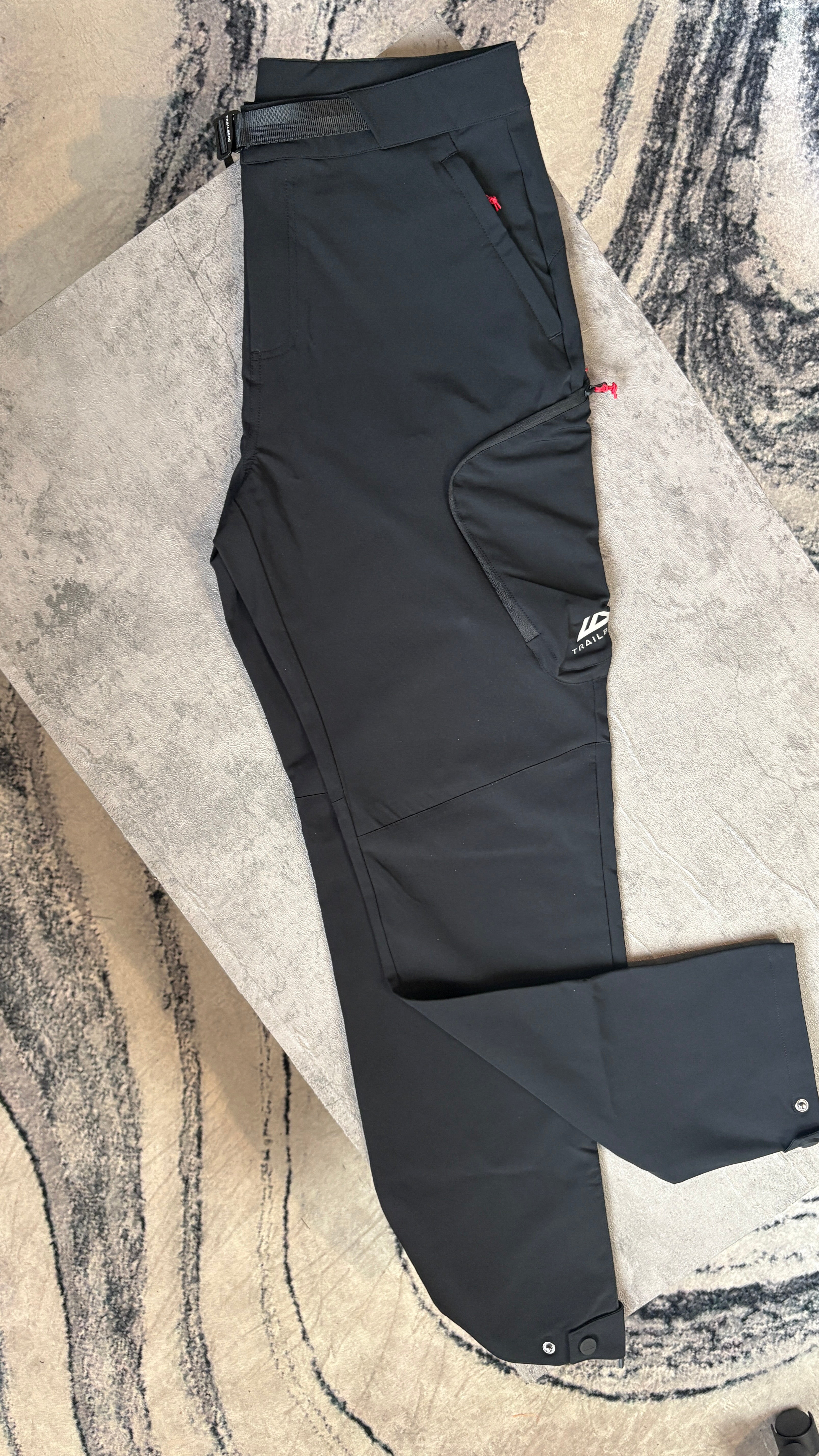 TRAILBERG PANORAM TRACKSUIT - BLACK/RED