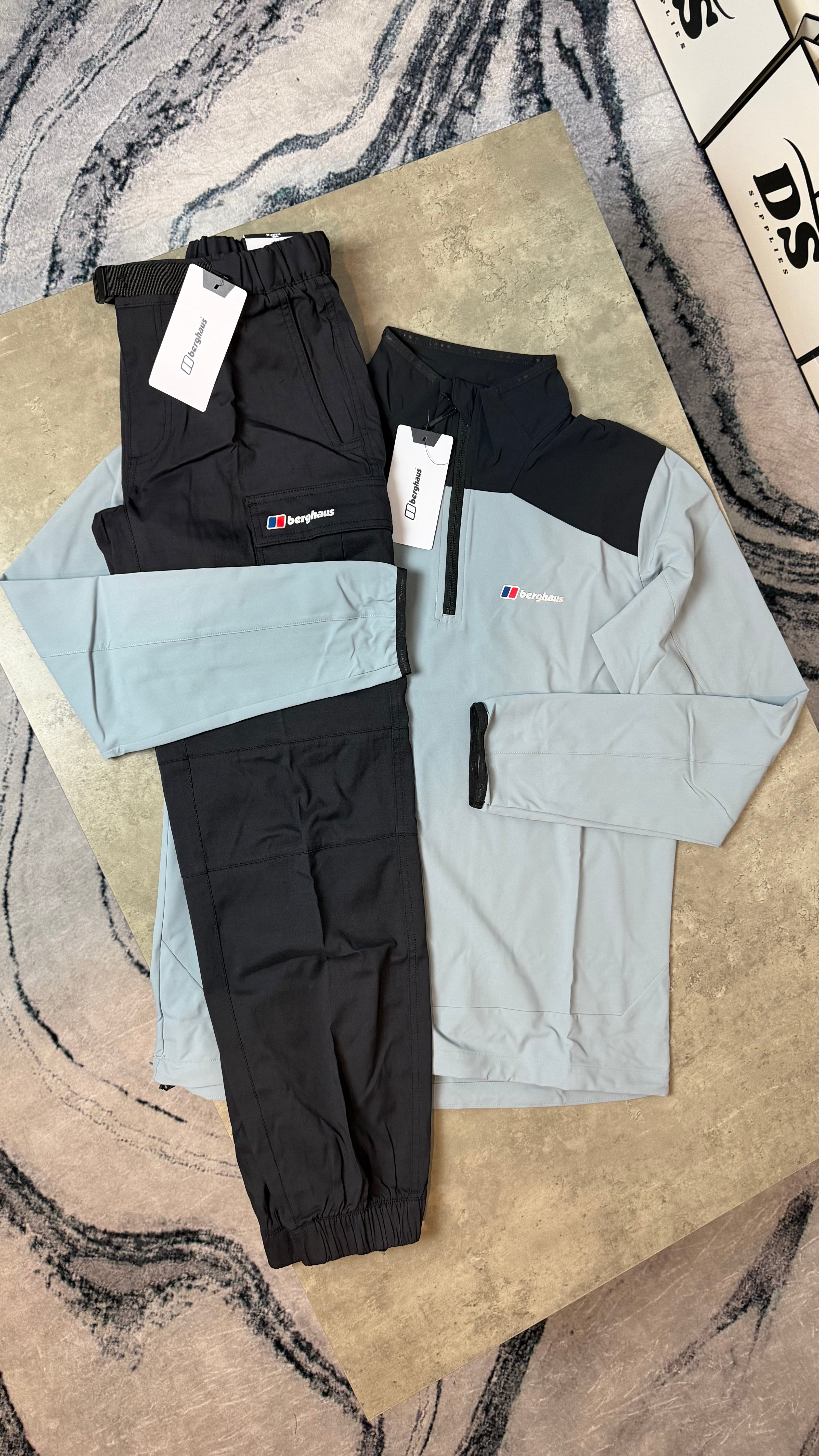 BERGHAUS WOVEN QUATER ZIP TRACKSUIT - BLACK/GREY
