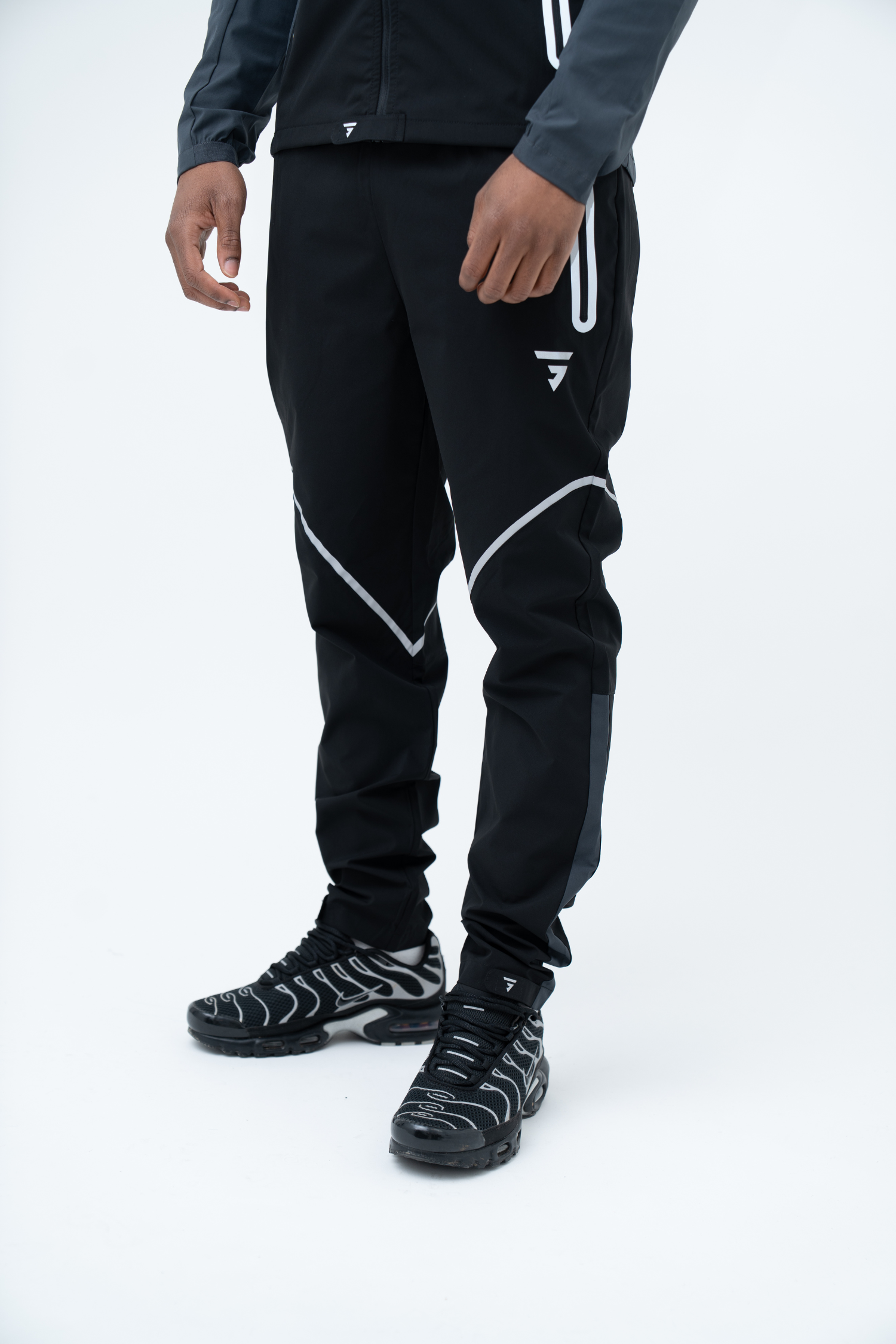 GRIID REFLECT TRISET TRACKSUIT/T-SHIRT - BLACK/ASPHALT