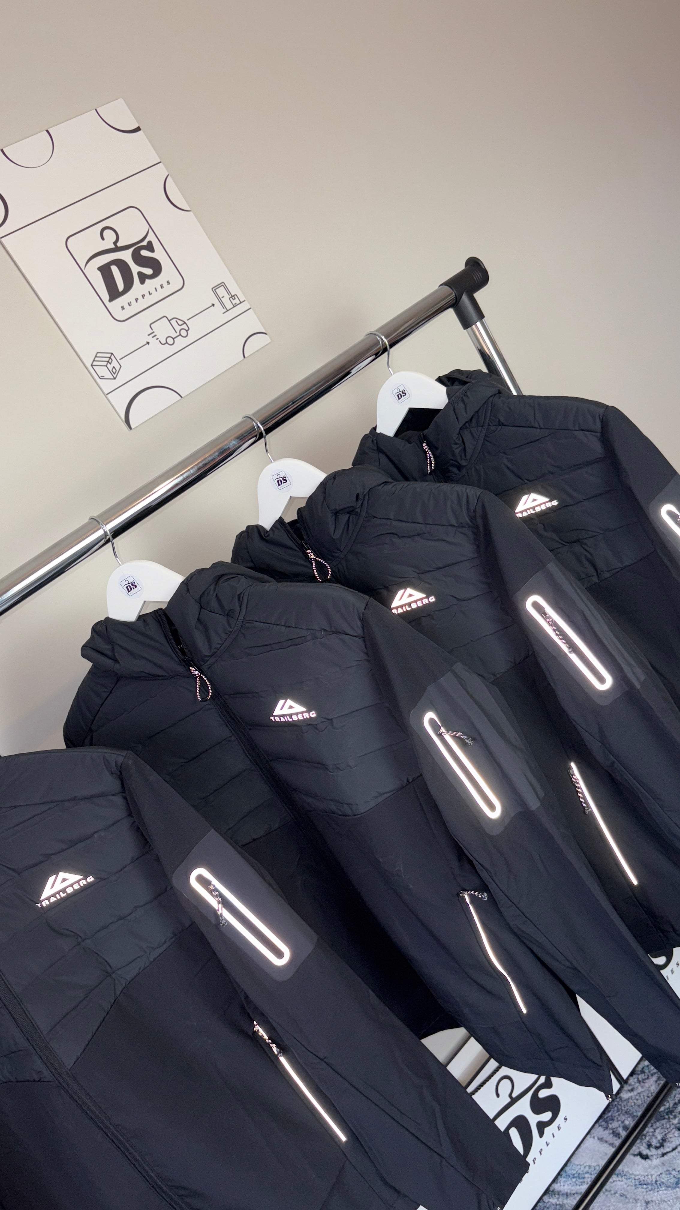 TRAILBERG RHINE TRACKSUIT - BLACK