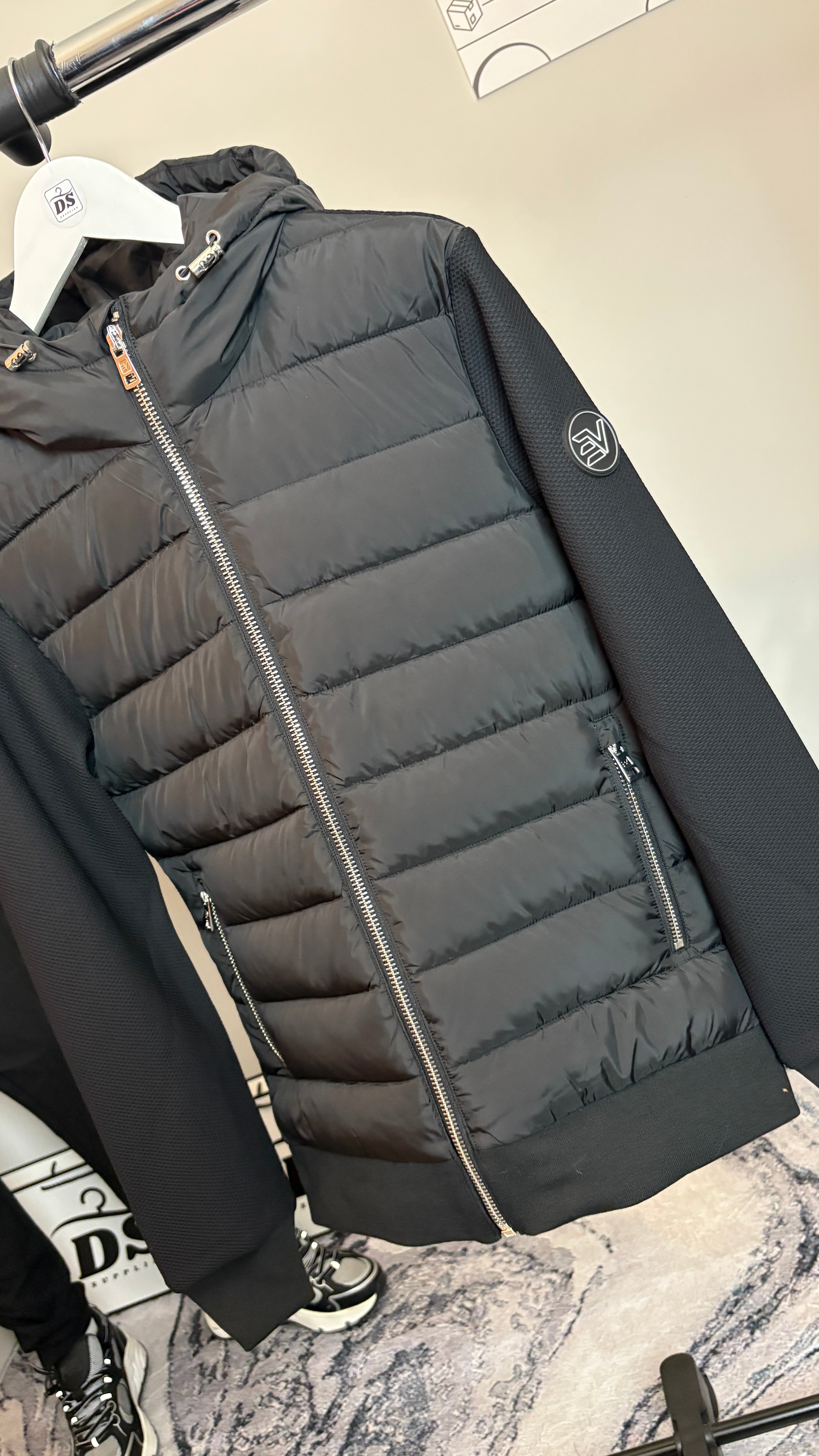 ENVI HYBRID JACKET - BLACK