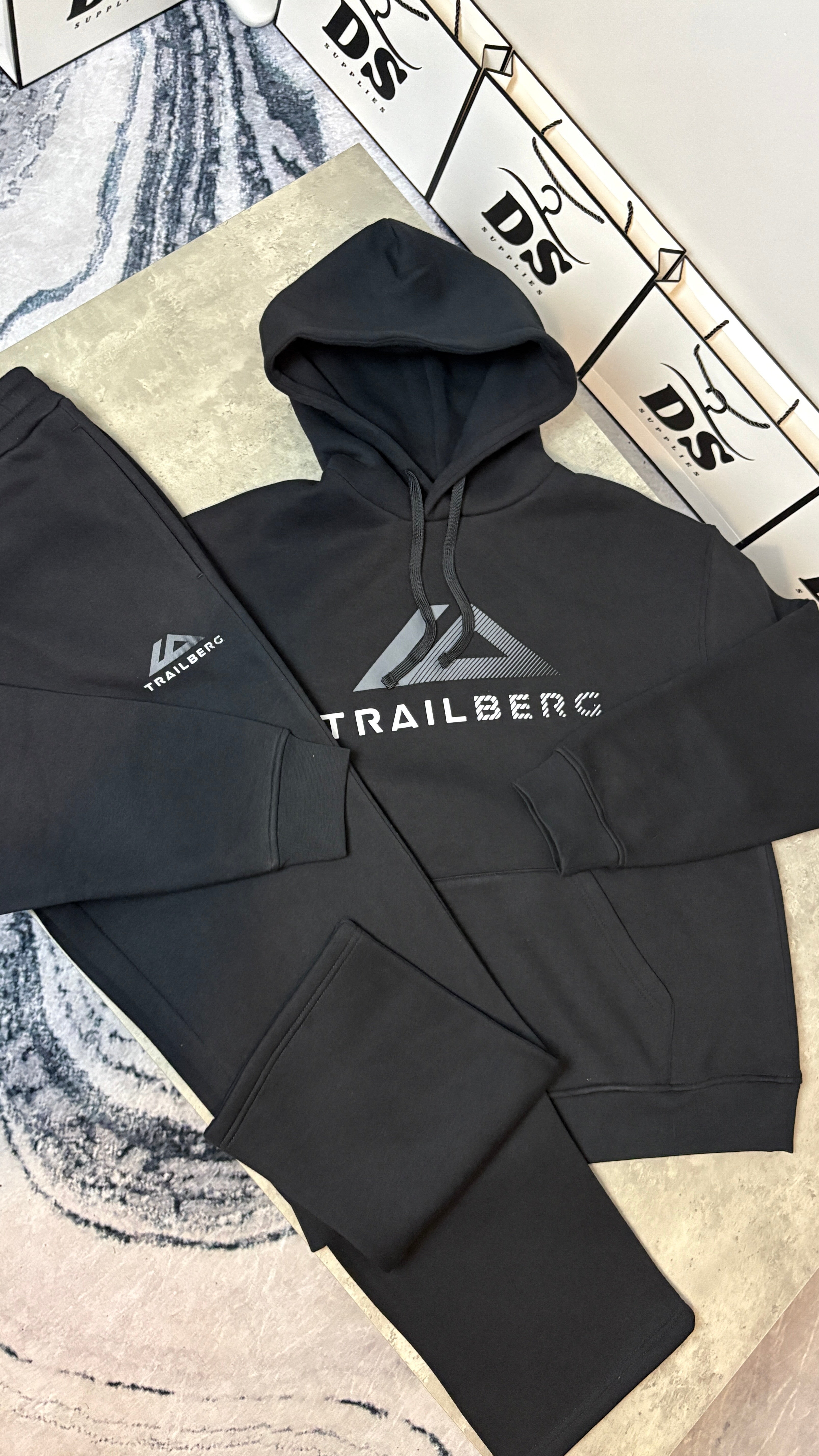 TRAILBERG FRACTION TRACKSUIT HOODIE/PANTS -BLACK/GREY/WHITE