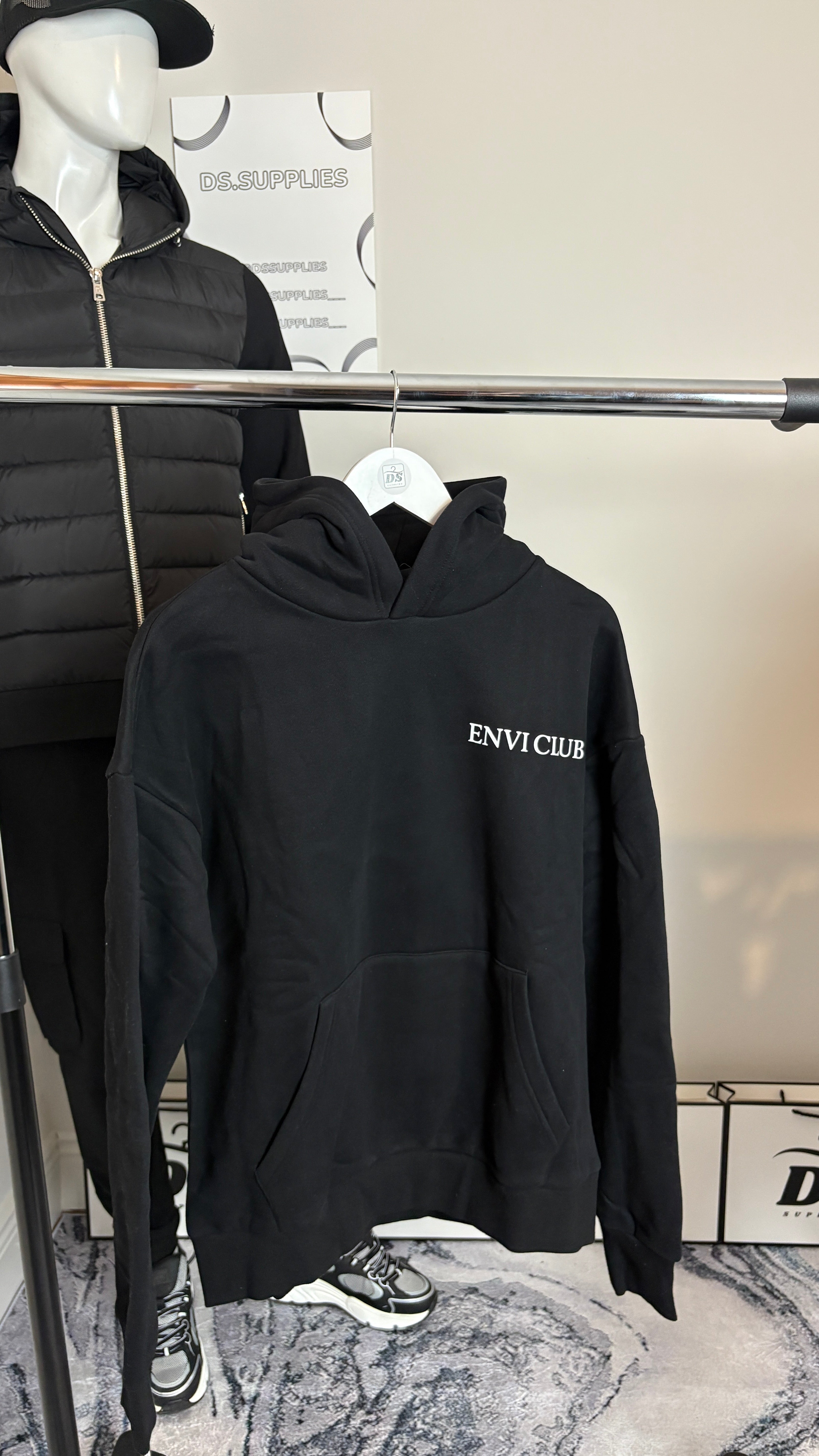 ENVI CLUB JUMPER - BLACK
