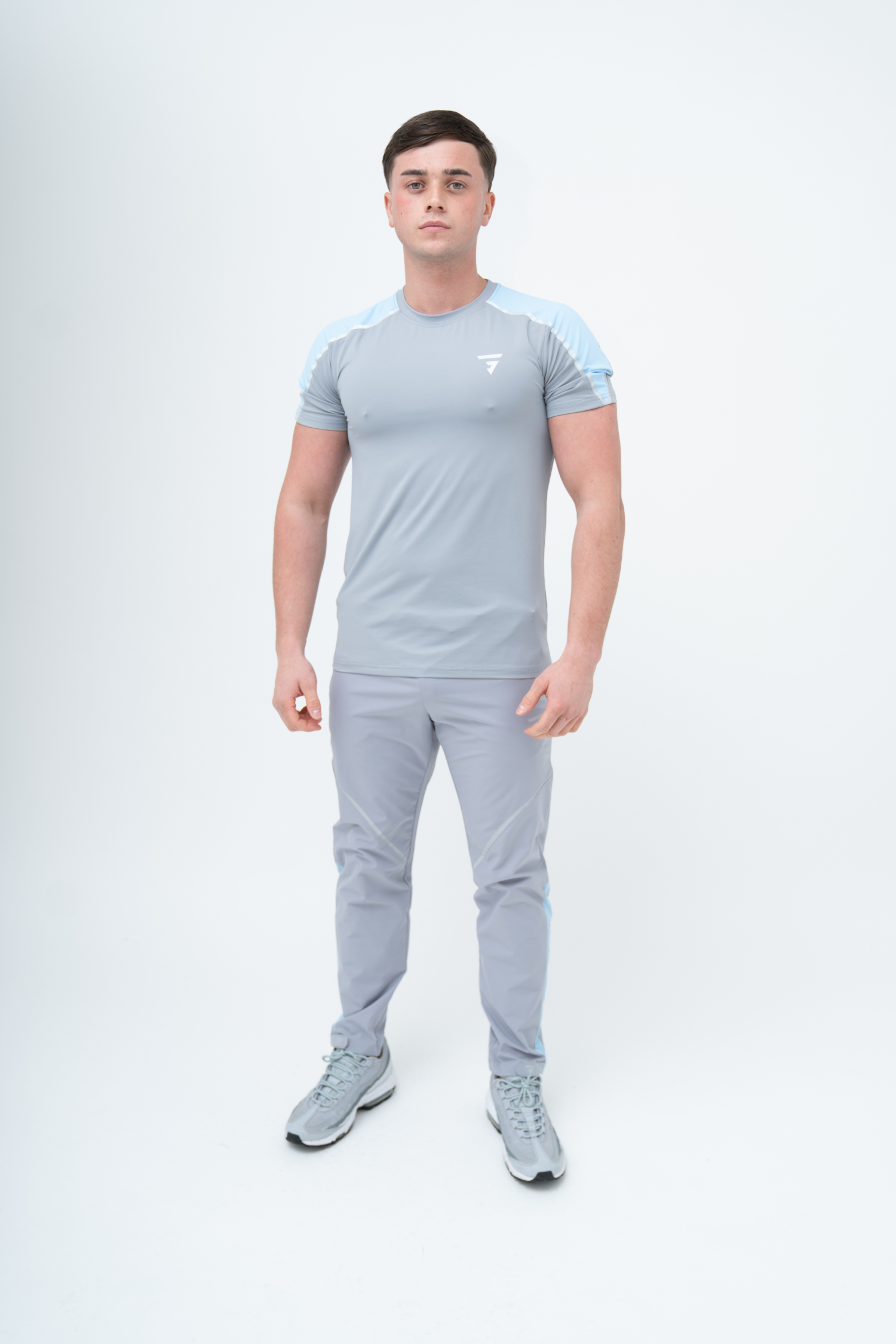 GRIID REFLECT TRISET TRACKSUIT/T-SHIRT - LIGHT GREY/SKY BLUE