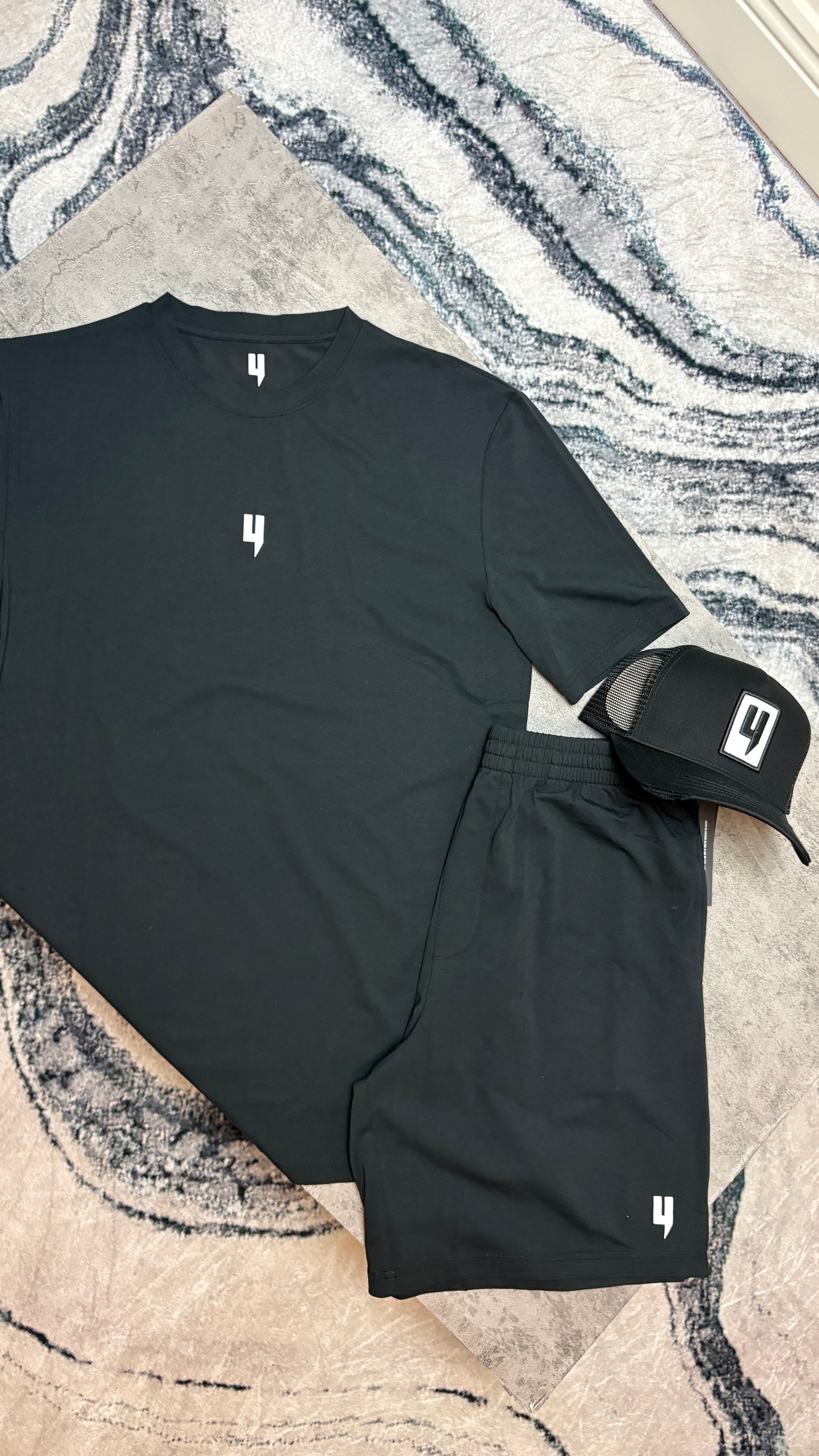 YELIR WORLD COTTEN TWINSET T-SHIRT/SHORTS- BLACK/WHITE