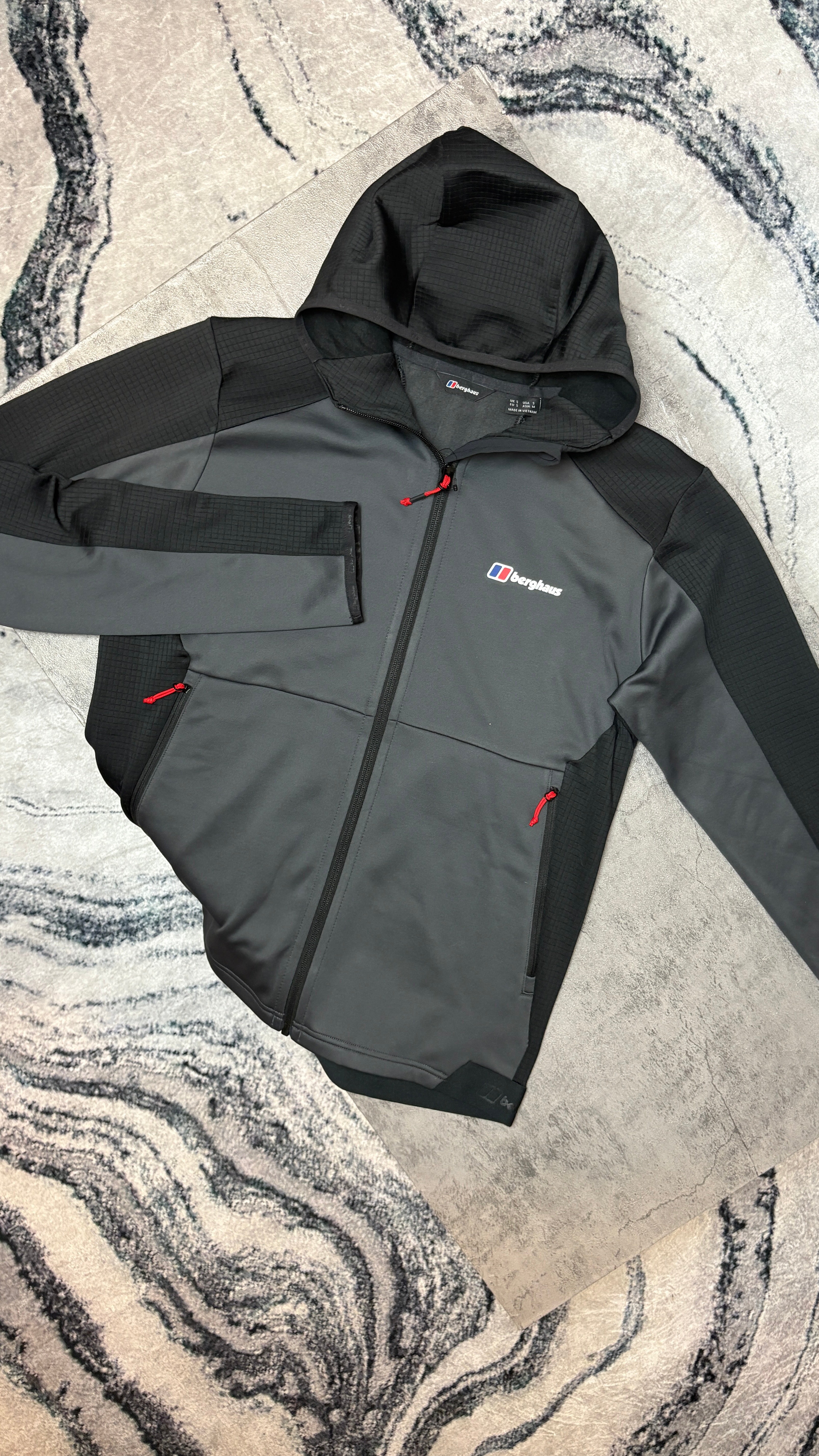 BERGHAUS FLEECE TRACKSUIT/T-TSHIRT - GREY/BLACK